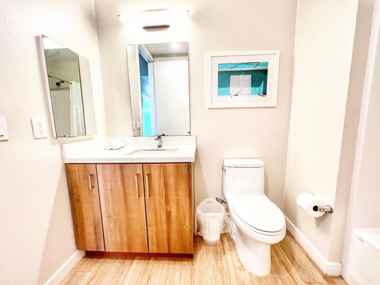 Beautiful One Bedroom With View Of Apartment
